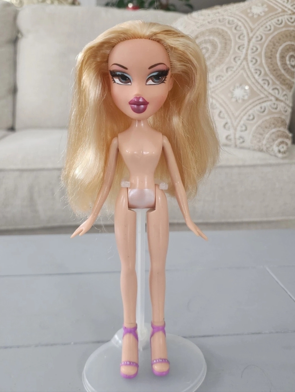 MGA Bratz Cloe Doll Date night Lashes Pink Lips Blonde Brats Brat 2004